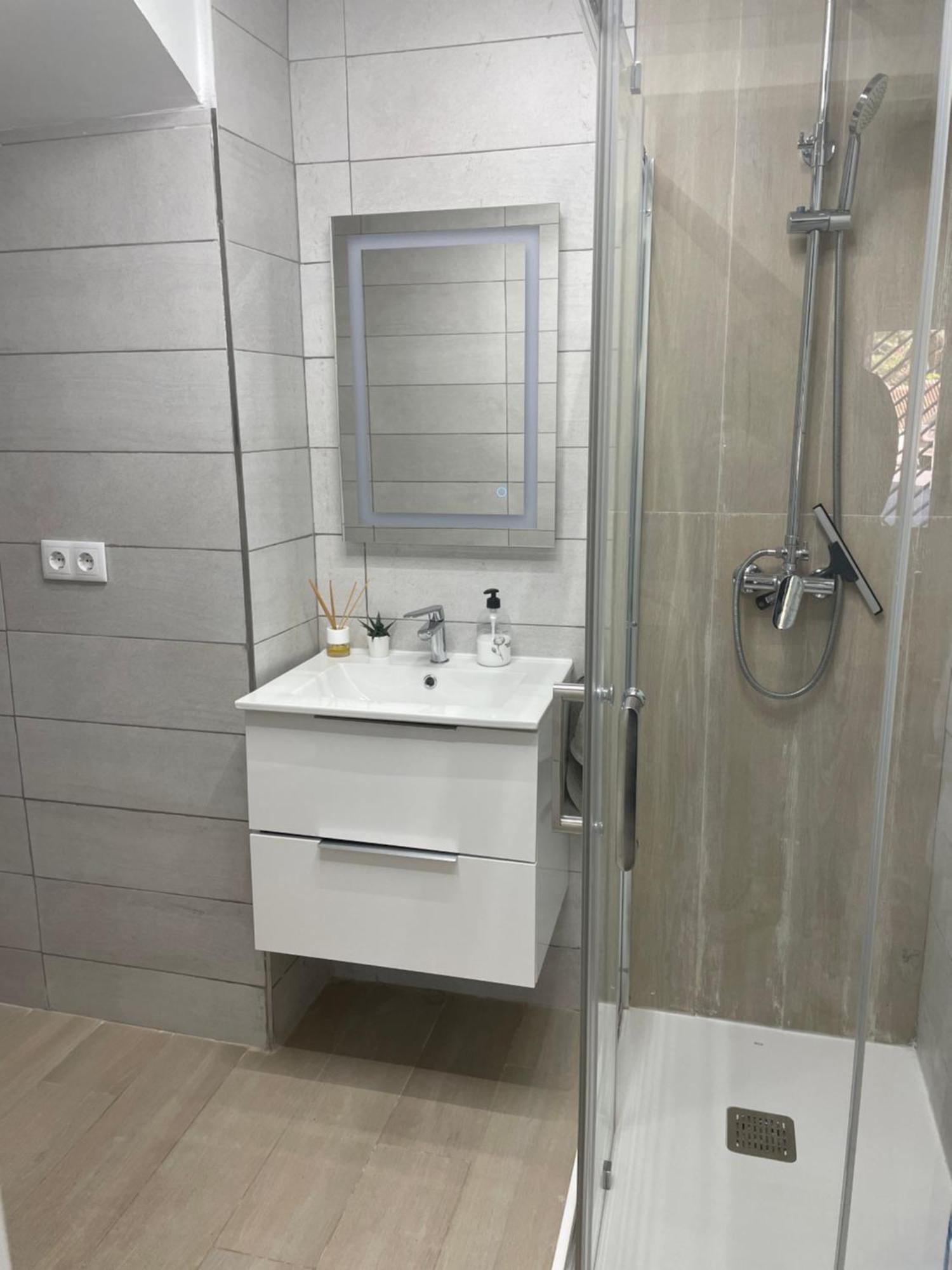 Planta Baja Moderna Y Nueva A Estrenar En El Centro Ciudad 2 Habitaciones Y 2 Banos Елче Екстериор снимка